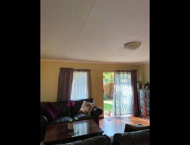 2 BEDROOM TOWNHOUSE FOR SALE IN HIGHVELD